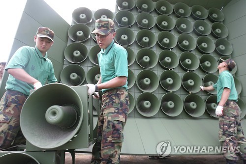 Hàn Quốc dỡ hệ thống loa công suất lớn ở biên giới với Triều Tiên sau khi hai miền đạt được thỏa thuận tháo ngòi nổ chiến tranh. Ảnh: Yonhap.