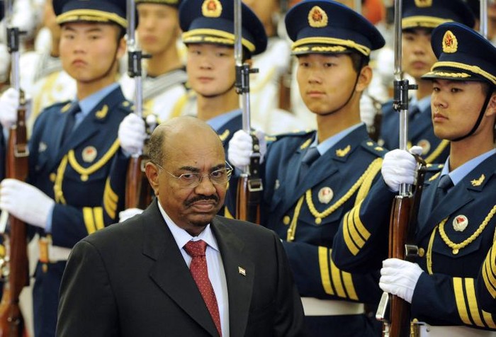 Tổng thống Sudan Omar al-Bashir thăm Trung Quốc, ảnh: IBTIMES.