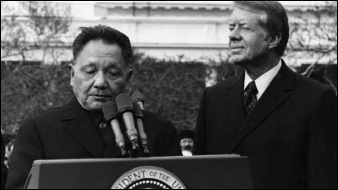 Đặng Tiểu BÌnh và Jimmy Carter trong cuộc họp báo chung ngày 31/1/1979, 17 ngày sau đó Đặng xua quân ồ ạt tấn công xâm lược toàn tuyến biên giới Việt Nam. Ảnh: BBC.