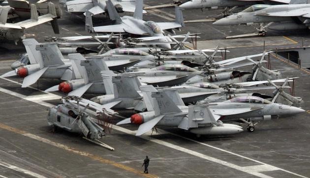 Lực lượng chiến đấu cơ trên tàu sân bay USS George Washington, Hoa Kỳ.