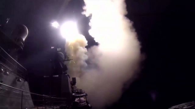 Tên lửa Nga bắn sang Syria từ biển Caspian, ảnh: Yahoo News.