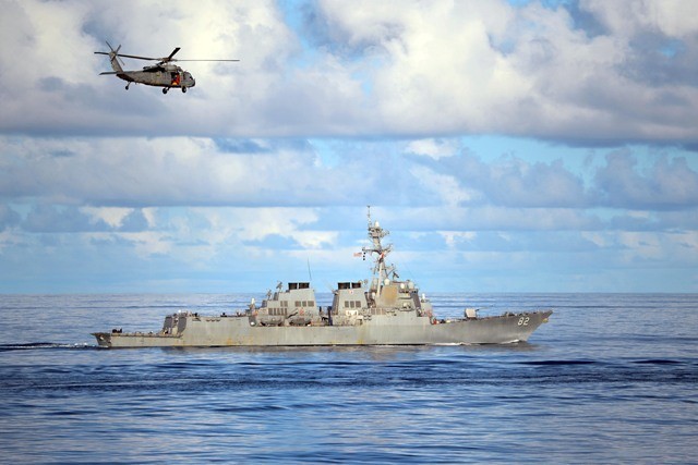 Tàu khu trục Hoa Kỳ USS Lassen tuần tra ở Biển Đông, ảnh: Philstar.