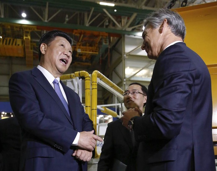 Ông Tập Cận Bình thăm nhà máy của tập đoàn Boeing khi sang thăm chính thức Hoa Kỳ tháng trước. Ảnh: AP.