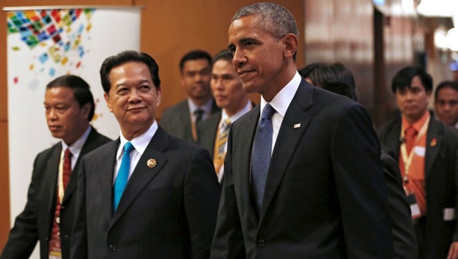Thủ tướng Nguyễn Tấn Dũng và Tổng thống Barack Obama tại Kuala Lumpur, Malaysia, ảnh: Báo Thanh Niên.