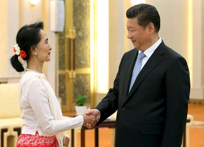 Thấy trước được khả năng NLD sẽ giành thắng lợi, ông Tập Cận Bình đã mời bà Aung San Suu Kyi thăm chính thức Trung Quốc với tư cách lãnh tụ đảng NLD mấy tháng trước đó. Ảnh: The Malaysian Insider.