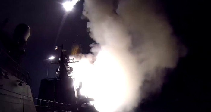 Nga phóng tên lửa hành trình 3M-14T Kalibr tiêu diệt ISIS, một động thái chào hàng vũ khí. Ảnh: Sputnik News.