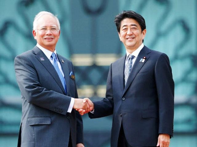 Thủ tướng Nhật Bản và Thủ tướng Malaysia, ảnh: The India Times.