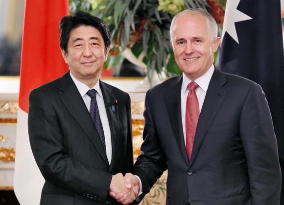 Thủ tướng Nhật Bản Shinzo Abe và người đồng cấp Úc. Ảnh: Nikkei Asian Review.