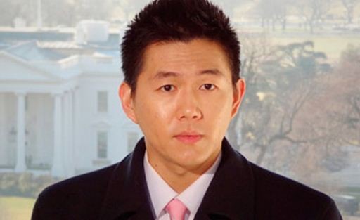 Vương Quán, nhà báo đài truyền hình trung ương Trung Quốc thường trú tại Bắc Mỹ vừa nổi như cồn sau trận khẩu chiến với Giáo sư từ đại học Havard, Mỹ. Ảnh: Người Quan Sát.