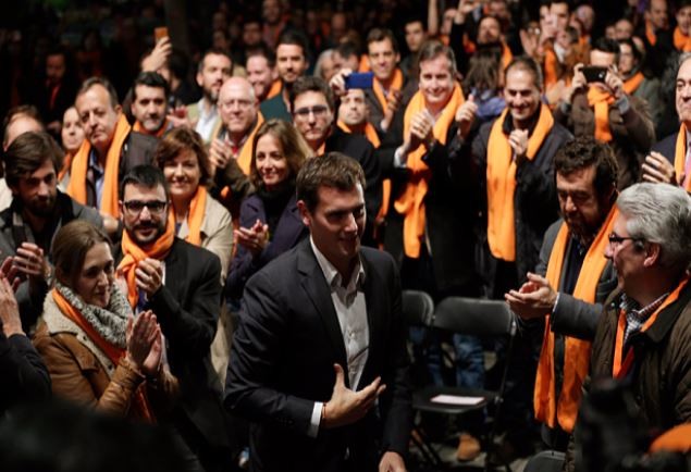 Sự ủng hộ tăng đột biến dành cho ông Albert Rivera và Ciudadanos – một xu hướng chính trị mới đã bắt đầu tại Tây Ban Nha. Ảnh: Telegraph.