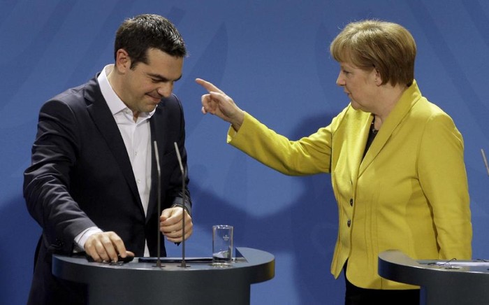 Thủ tướng Hy Lạp Alexis Tsipras và Thủ tướng Đức Angela Merkel – một trong những chủ nợ của Hy Lạp. Ảnh: AP