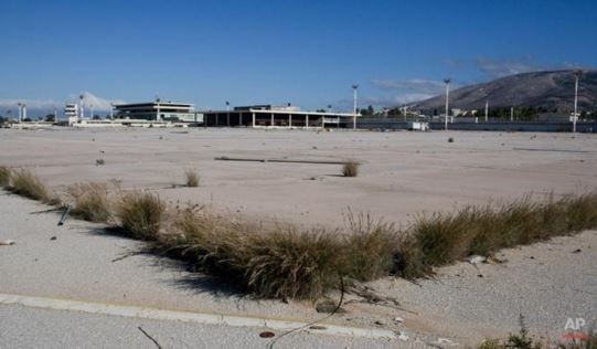 Sân bay Quốc tế Athens (Hellinikon) bị bỏ hoang – một hình ảnh của khủng hoảng kinh tế tại Hy Lạp. Ảnh: AP