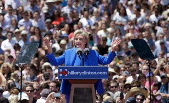 Bà Hillary Clinton, đang vận động để trở thành ứng cử viên của đảng Dân chủ. Ảnh: Reuters.