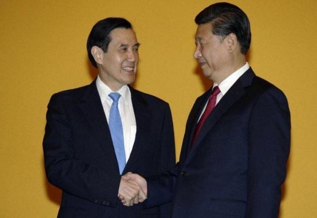 Chủ tịch Trung Quốc tập Cận Bình gặp nhà lãnh đạo đảo Đài Loan Mã Anh Cửu tại Singapore – sự kiện có ảnh hưởng đến thất bại của Quốc Dân đảng. Ảnh : AP.