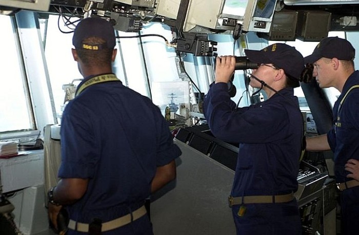 Thủy thủ hải quân Mỹ trên tàu khu trục USS Curtis Wilbur, ảnh: Stripes.com.