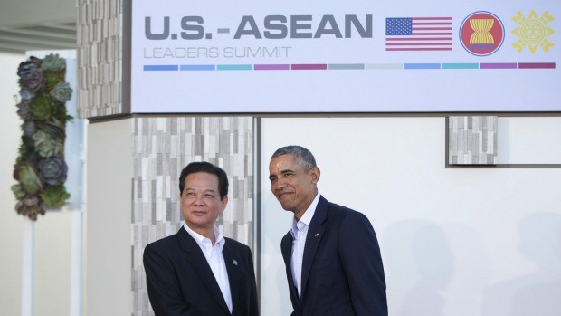 Thủ tướng Nguyễn Tấn Dũng và Tổng thống Barack Obama bên lề Hội nghị Thượng đỉnh Mỹ - ASEAN đang diễn ra tại Sunnylands, California, Hoa Kỳ, ảnh: AP.