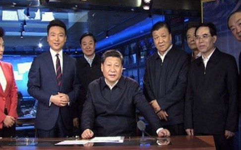 Ông Tập Cận Bình thăm đài truyền hình trung ương CCTV, ảnh: SCMP.