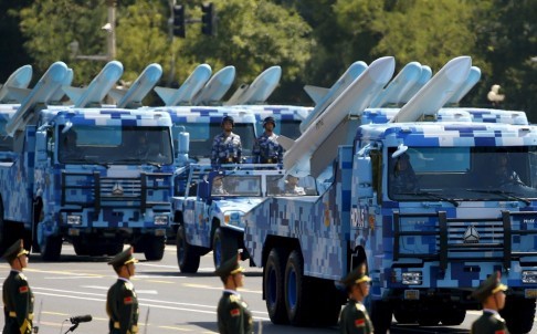 Vũ khí Trung Quốc trưng ra tại cuộc duyệt binh quy mô lớn ở Thiên An Môn ngày 3/9 năm ngoái, ảnh: Reuters.