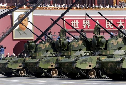 Vũ khí Trung Quốc trưng ra trước dư luận trong cuộc duyệt binh ngày 3/9 năm ngoái tại Thiên An Môn, ảnh: Reuters.