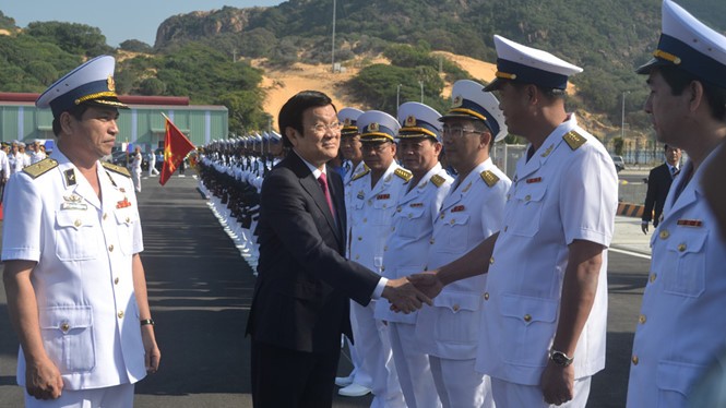 Chủ tịch nước Trương Tấn Sang dự lễ khánh thành Cảng quốc tế Cam Ranh, ảnh: Trần Đăng/Báo Thanh Niên.