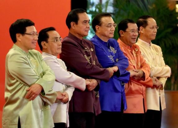 Các nhà lãnh đạo tham dự hội nghị Lan Thương - Mê Kông do Trung Quốc tổ chức, ảnh: Reuters/Bangkok Post.