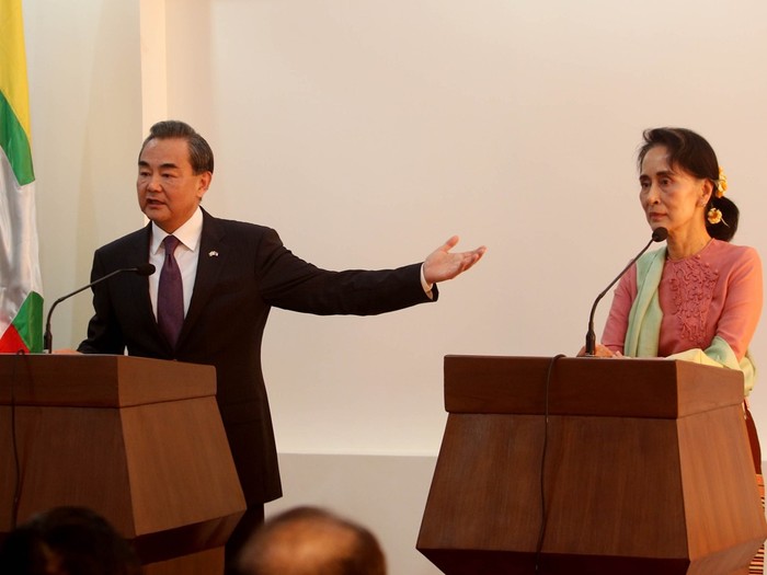 Ngoại trưởng Trung Quốc Vương Nghị đã nhanh chóng sang thăm Myanmar ngay sau khi chính phủ mới nhậm chức, ảnh: Tân Hoa Xã.