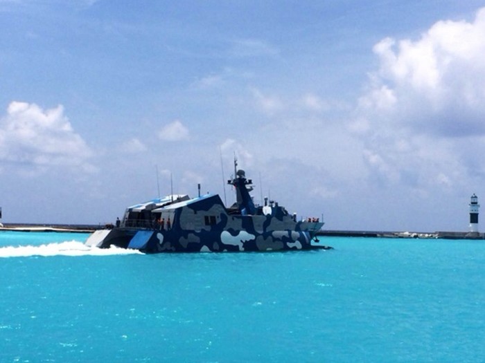 Tàu cao tốc mang tên lửa lớp Houbei của hải quân Trung Quốc hiện diện bất hợp pháp ở đảo Phú Lâm, Hoàng Sa, Đà Nẵng, Việt Nam, ảnh: Đa Chiều.