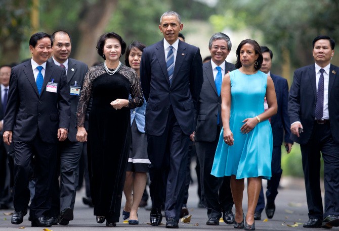 Tổng thống Mỹ Barack Obama thăm chính thức Việt Nam để thúc đẩy hữu nghị, hợp tác, góp phần duy trì hòa bình, ổn định và phát triển trong khu vực. Ảnh: Sun Times.