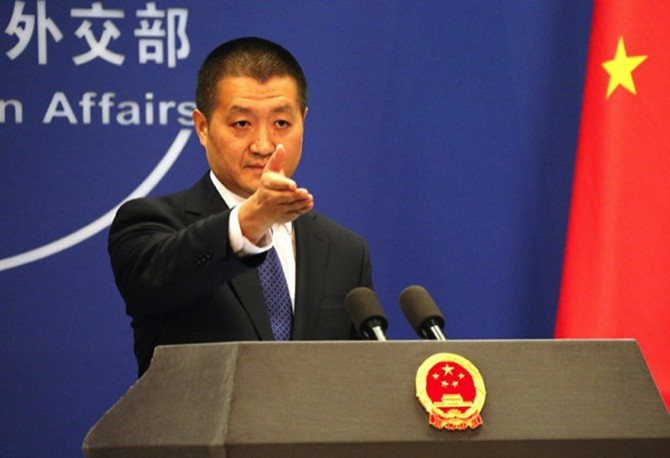 Lục Khảng, người phát ngôn Bộ Ngoại giao Trung Quốc, ảnh: AP.