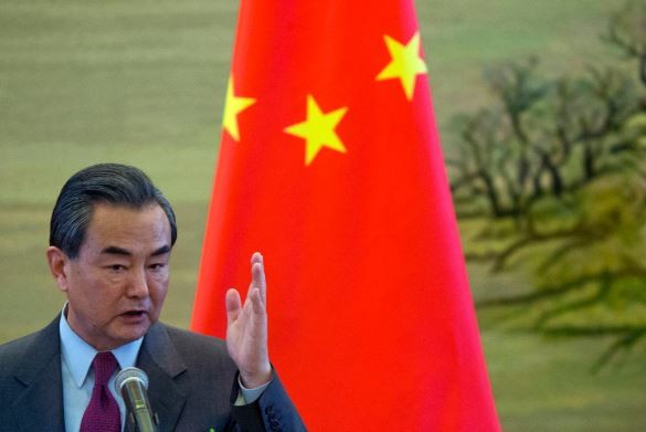 Ngoại trưởng Trung Quốc Vương Nghị vẫn tuyên truyền &quot;3 Không&quot; sau phán quyết trọng tài. Ảnh: The Japan Times.
