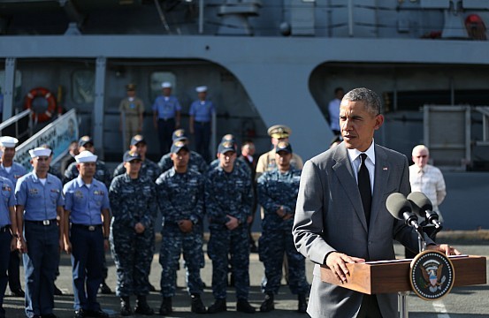 Tổng thống Obama thăm tàu hải quân BRP Gregorio del Pilar trong chuyến công du Philippines năm 2015. Ảnh: The Diplomat.