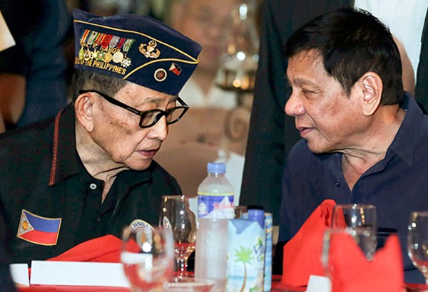 Cựu Tổng thống Fidel Ramos và đương kim Tổng thống Philippines, Rodrigo Duterte. Ảnh: Philstar.