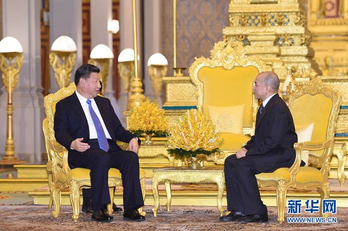 Chủ tịch Trung Quốc Tập Cận Bình và Quốc vương Campuchia Norodom Sihamoni. Ảnh: Tân Hoa Xã.