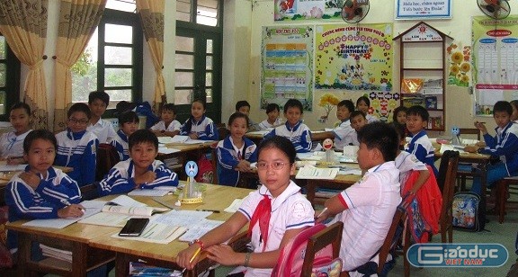 Quang cảnh bên trong một lớp học VNEN ở Hà Tĩnh. Ảnh Lê Văn Vỵ