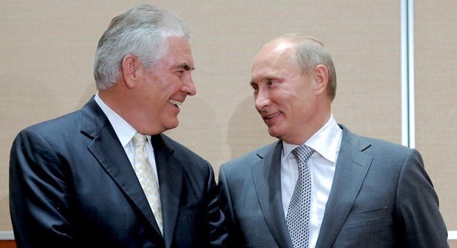 Cuộc gặp giữa ông Tillerson và Tổng thống Nga Putin tuần qua có lẽ cũng ẩn chứa nhiều điều, ảnh minh họa: Politico.com