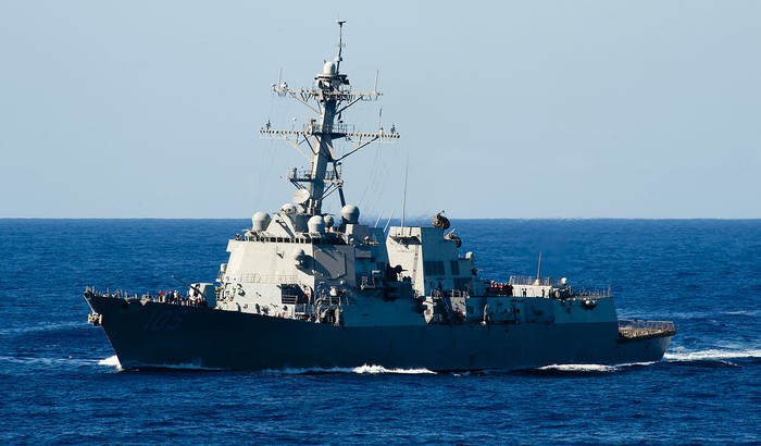 Khu trục hạm mang tên lửa dẫn đường USS Dewey, ảnh: Wikipedia.