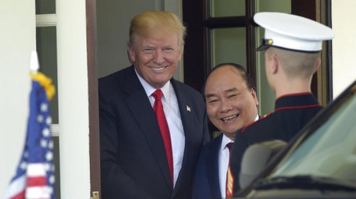 Tổng thống Donald Trump đón tiếp Thủ tướng Nguyễn Xuân Phúc tại Nhà Trắng, ảnh: The Asian Age.