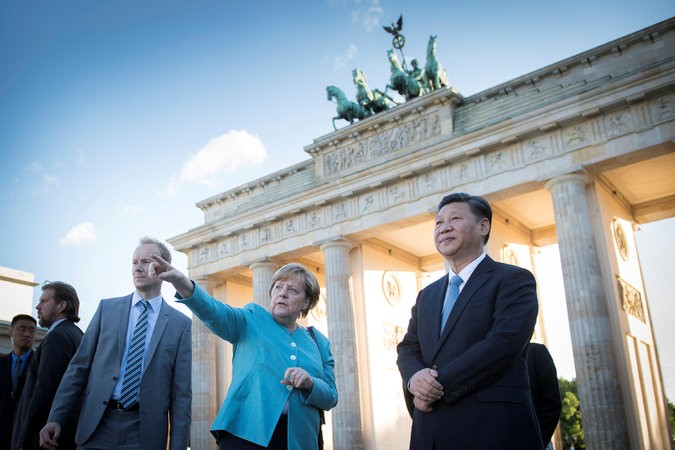Thủ tướng Đức Angela Merkel và Chủ tịch Trung Quốc Tập Cận Bình tại Berlin hôm thứ Ba 4/7, ảnh: The New York Times.