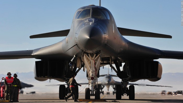 Máy bay ném bom B-1 Lancer, Hoa Kỳ, ảnh: CNN.