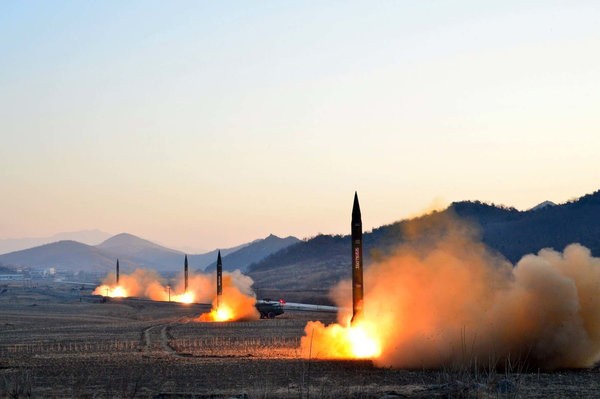 Triều Tiên phóng tên lửa đạn đạo không chỉ ảnh hưởng đến cục diện an ninh Đông Bắc Á, mà còn tác động trực tiếp đến Đông Nam Á. Ảnh: AP.