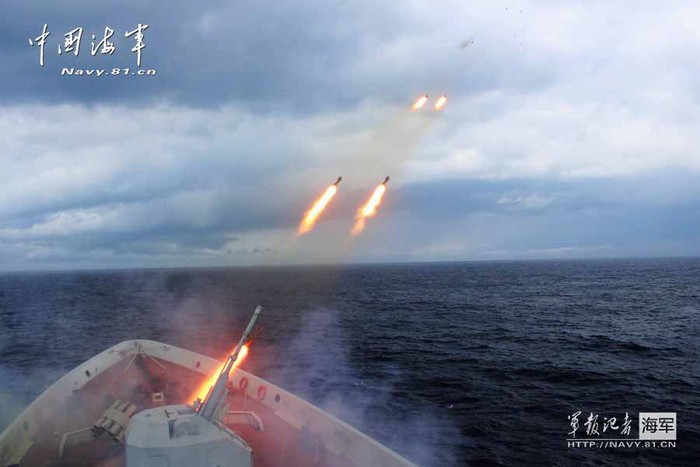 Trung Quốc tập trận ở Biển Đông, ảnh: Nhân Dân nhật báo.