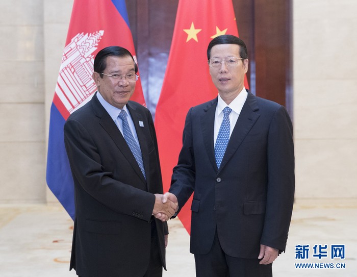 Thủ tướng Campuchia Hun Sen và Phó Thủ tướng Trung Quốc Trương Cao Lệ, ảnh: Tân Hoa Xã.