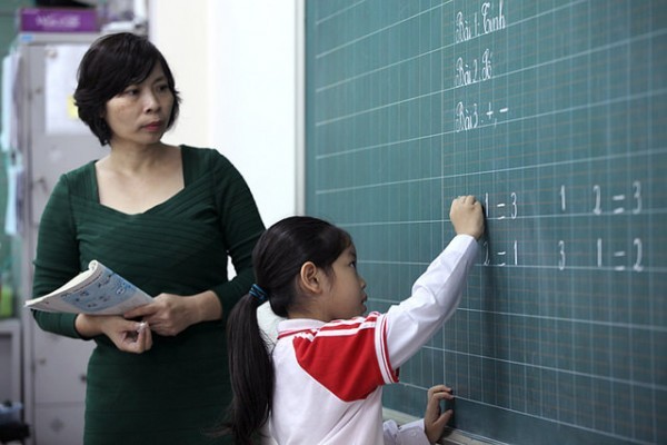 Các thày cô giáo luôn là người &quot;đứng mũi chịu sào&quot; trước thành bại của các chương trình đổi mới liệu có công bằng, ảnh minh họa: Thanh Hùng / Vietnamnet.