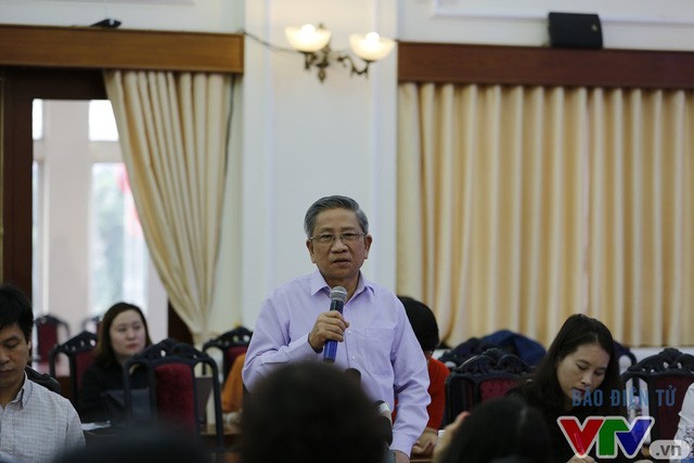 Giáo sư Nguyễn Minh Thuyết, Tổng chủ biên Chương trình giáo dục phổ thông tổng thể giới thiệu về chương trình mới, ảnh: Báo Điện tử VTV.vn.
