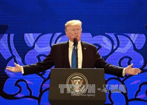 Tổng thống Hoa Kỳ Donald Trump có bài phát biểu quan trọng tại Đà Nẵng nhân dịp tham dự hội nghị thượng đỉnh APEC 2017. Ảnh: TTXVN.