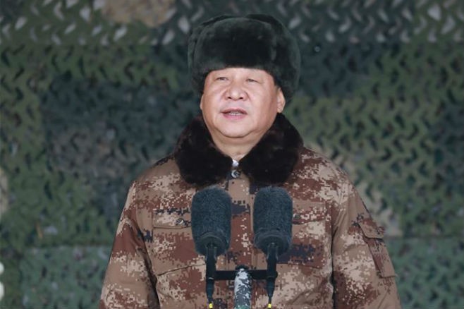 Ông Tập Cận Bình phát lệnh tổng diễn tập quân sự năm 2018, ảnh: Tân Hoa Xã.