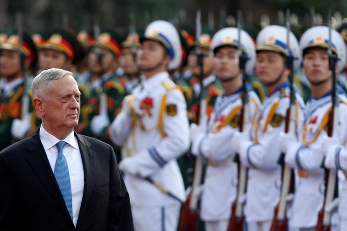 Bộ trưởng Quốc phòng Mỹ James Mattis thăm Việt Nam tuần qua, ảnh: Asia Maritimes Review.