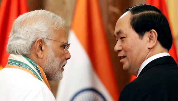 Thủ tướng Ấn Độ Narendra Modi và Chủ tịch nước Trần Đại Quang, ảnh: Nikkei Asia Review / Reuters.