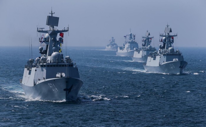 Tàu chiến Trung Quốc và Nga trở về Trạm Giang, Quảng Đông sau khi tập trận chung trên Biển Đông tháng 9/2016, ảnh: Reuters.