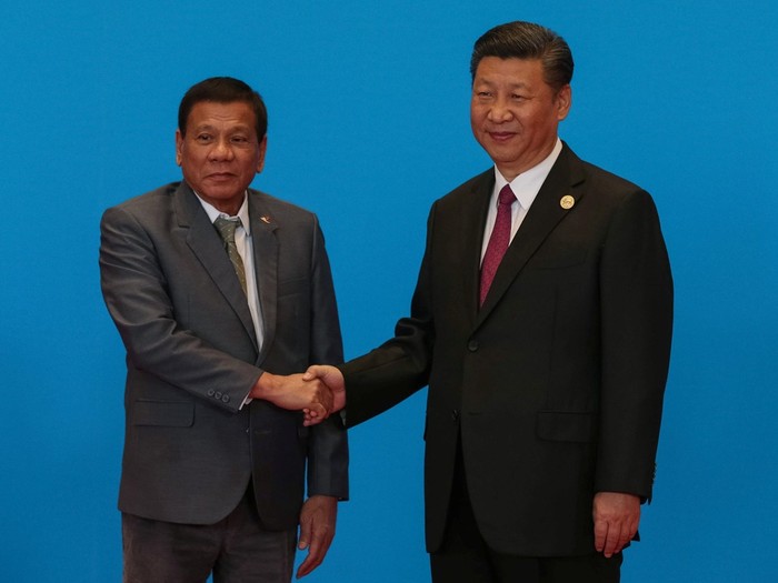 Tổng thống Philippines Rodrigo Duterte và Chủ tịch Trung Quốc Tập Cận Bình, ảnh: Đa Chiều.